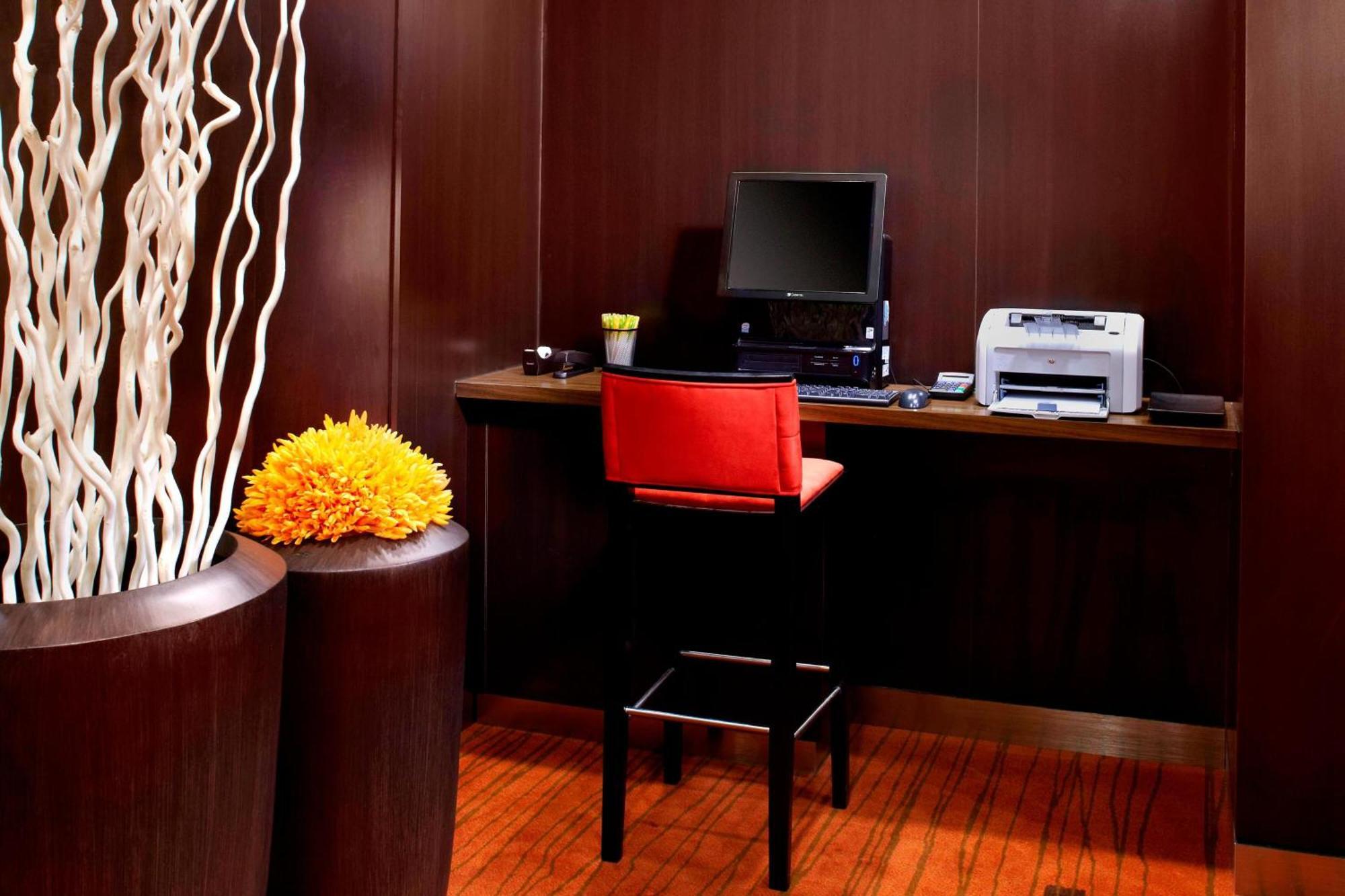Courtyard By Marriott Pittsburgh West Homestead Waterfront Kültér fotó